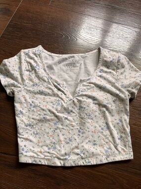 Aeropostale Cream Floral Crop Top with Blue & Peach Flowers